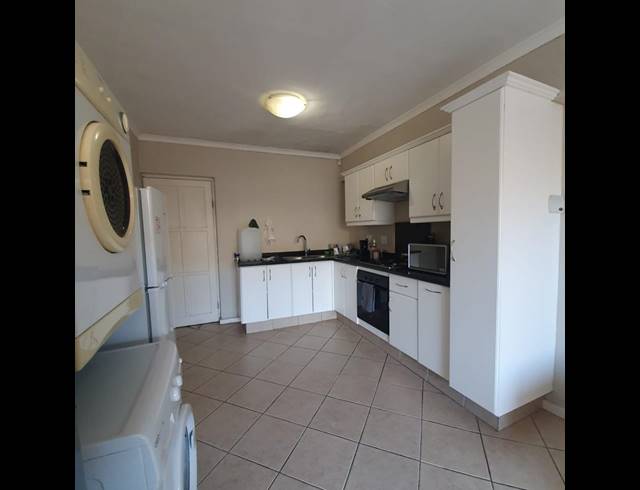 2 BEDROOM PROPERTY TO RENT IN OATLANDS